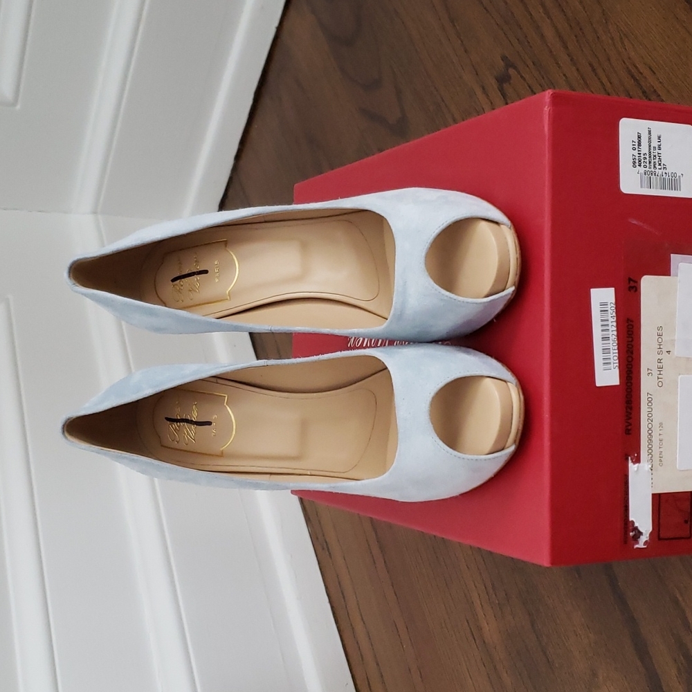 Roger Vivier Peep Toe Suede Pumps